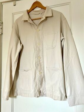 Classic Button-Up Shirt with Front Pockets